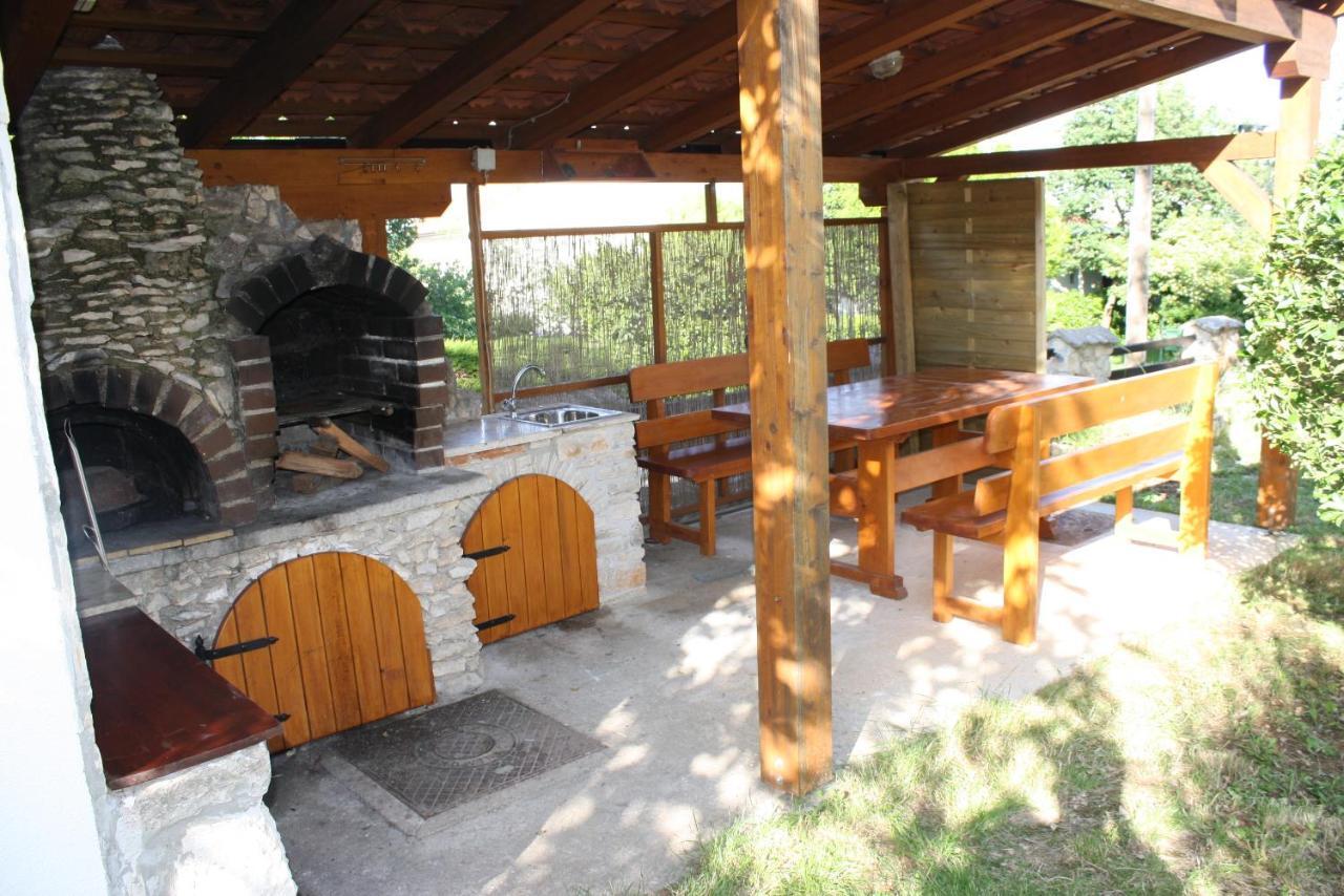 Holiday Home Radmila Премантура Экстерьер фото